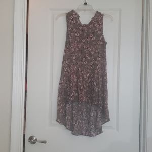 Floral high low shirt, size xs, flowy